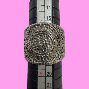 Elegant Silver Women's Ring
